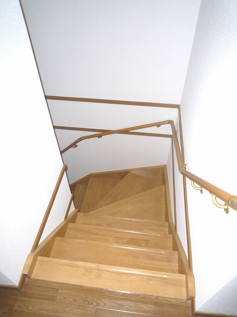 クレージュ都府楼南 内階段