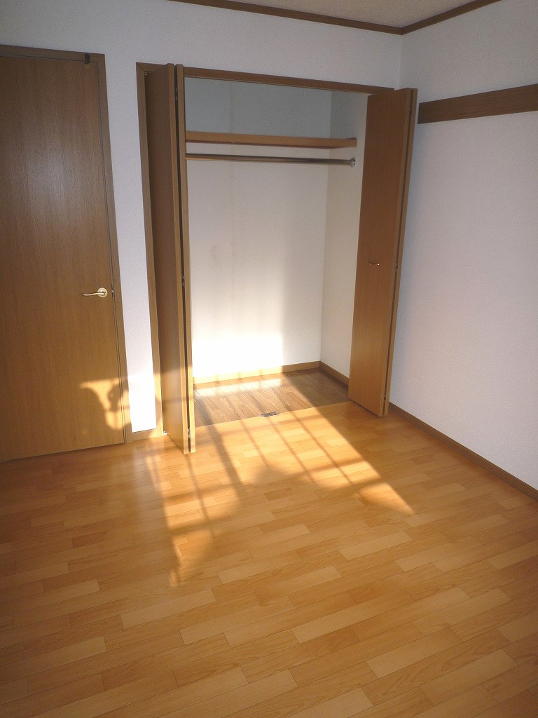 クレージュ都府楼南 オールフローリング