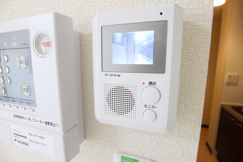 レオネクストルーチェ 暮らしの安全を守るモニターホンです。