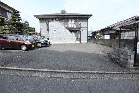 ディアコートミハル 駐車場