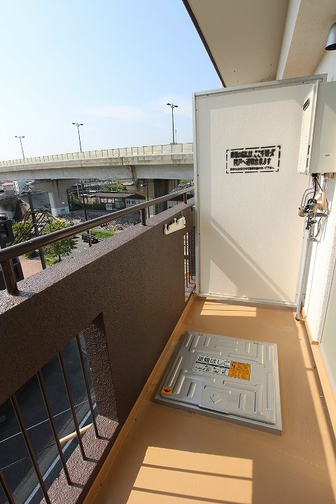 陶山第２ビル バルコニー　福岡の賃貸物件はトーマスリビングまで