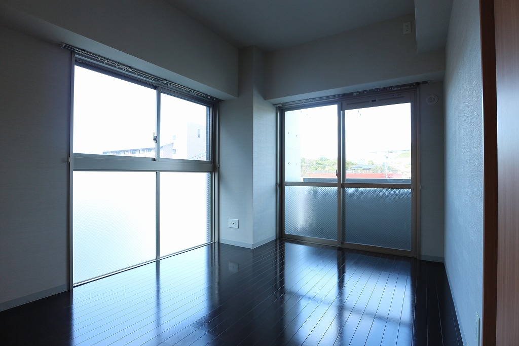 アークハイツ 落ち着いた色合いのお部屋です。
