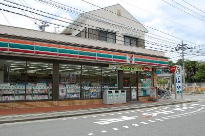 ペガーダ千早 セブンイレブン