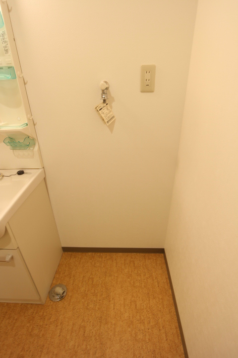 ルネス都府楼 室内洗濯機置き場　※別号室参考写真
