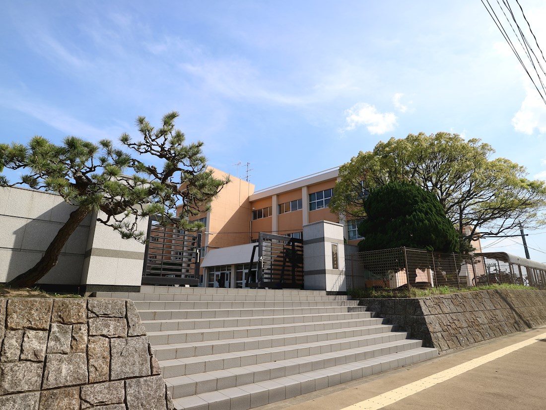 ヴェルエポック芦屋  芦屋町立芦屋中学校