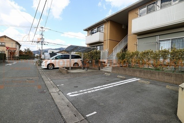 フォレストⅥ 敷地内駐車場