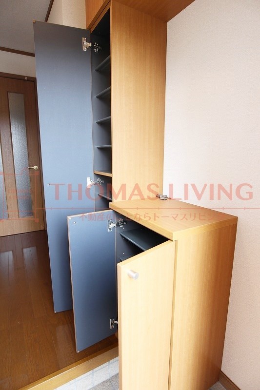 エルミタージュ 写真は同型シリーズです。