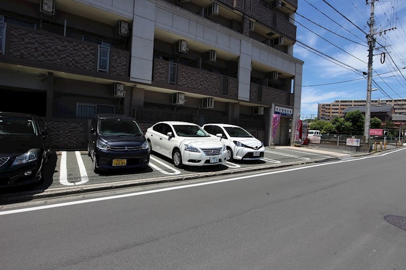 ウイングコート水城 駐車場　　太宰府市、筑紫野市の賃貸物件はトーマスリビング