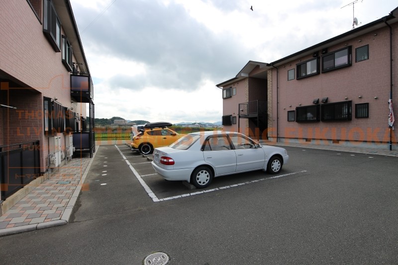 シャングリラⅠ番館 駐車場