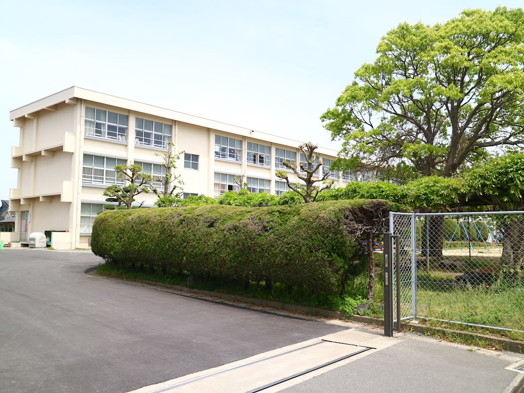ウィステリア加藤 遠賀町立広渡小学校