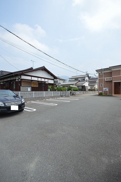 シームリーコルソ 駐車場