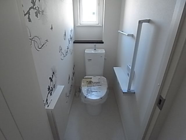 城西2丁目戸建B棟 トイレ