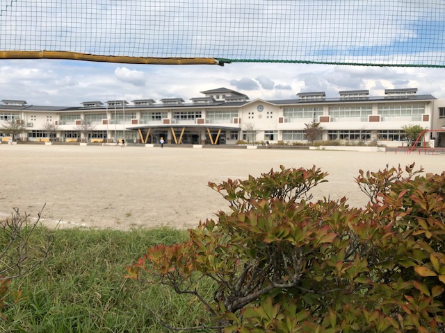 アーバンエイト 基山町立基山小学校