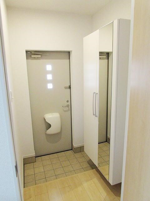 プランドール須恵中央A棟 玄関