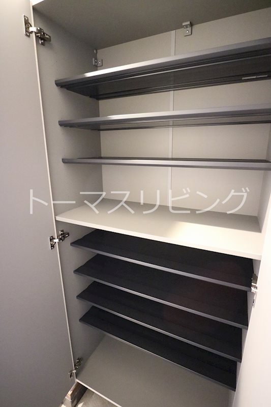 CINQ IWASE BLD 玄関