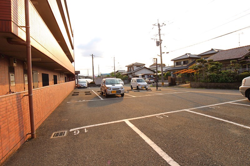 ヴィルシーナ松嶋 駐車場