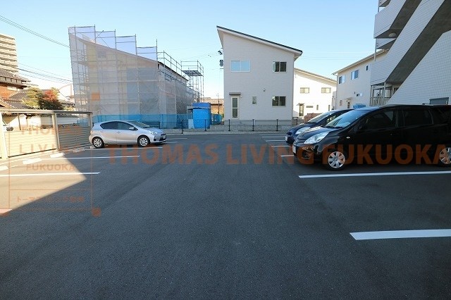 アウラス元町 敷地内駐車場