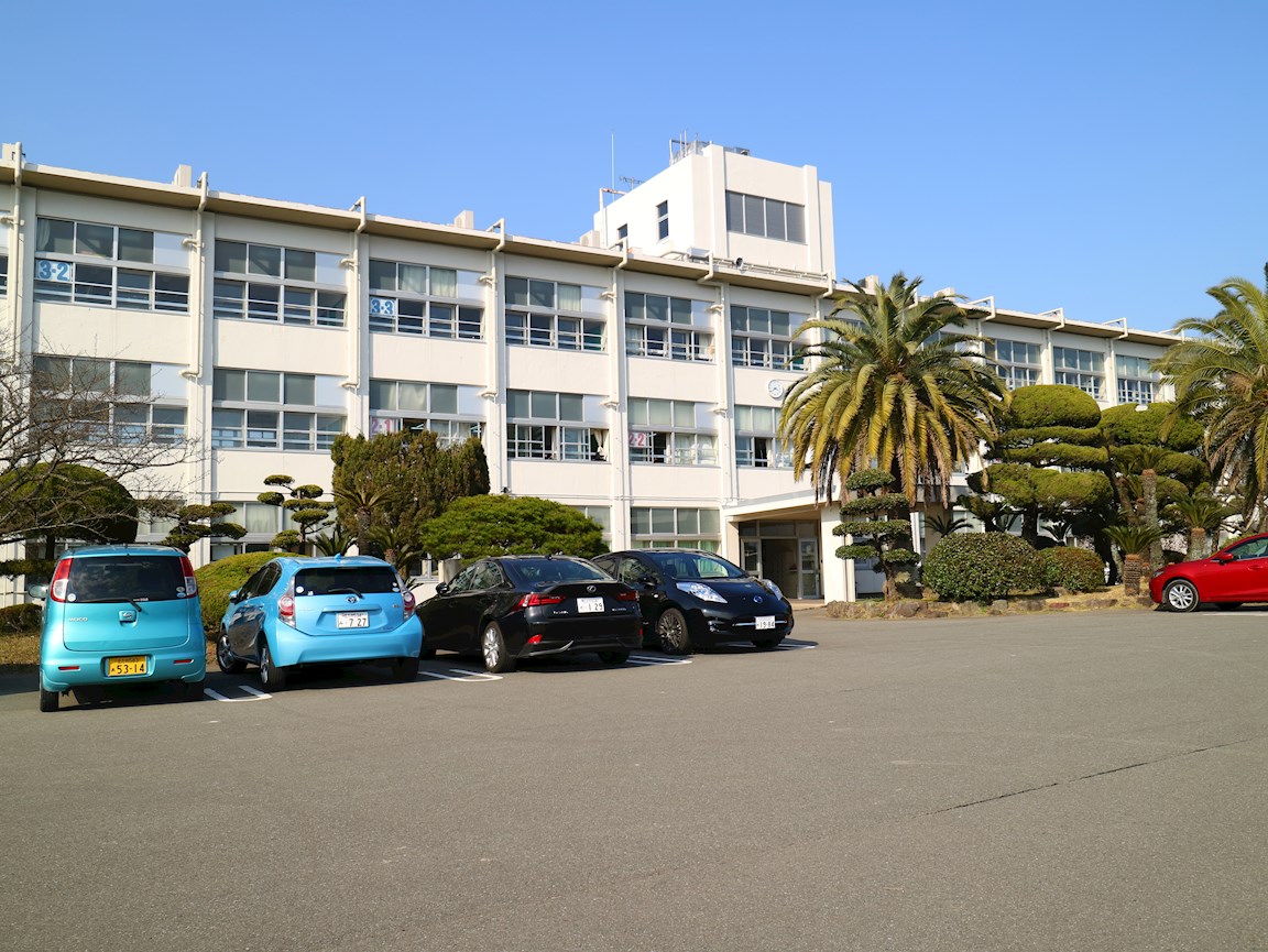 アミティエⅢ  水巻町立水巻中学校
