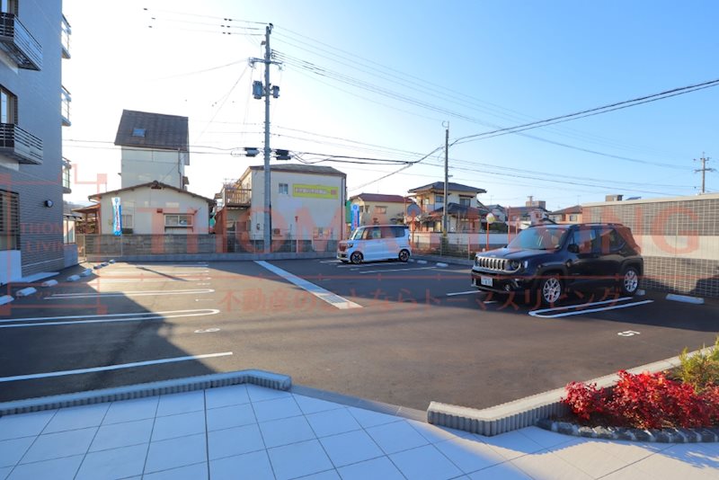 グラン ソレイユ 駐車場