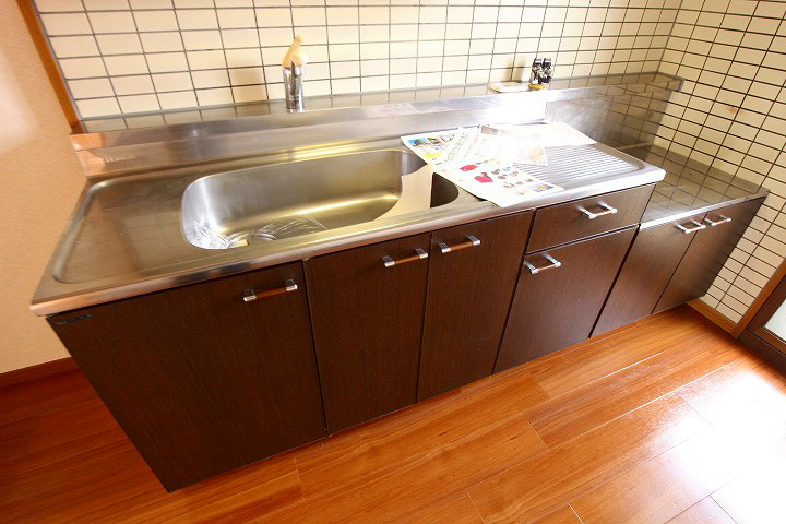 RESIAS　CHIKUSHINO　BLDG. 広いキッチンスペースでお料理がしやすい※別号室参照写真