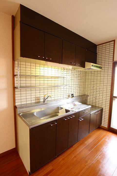RESIAS　CHIKUSHINO　BLDG. 便利な勝手口があります※別号室参照写真