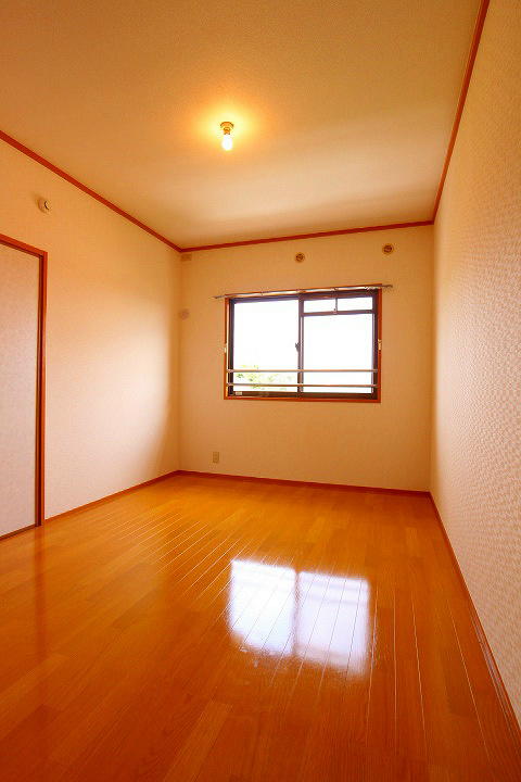 RESIAS　CHIKUSHINO　BLDG. 陽当たり良好で明るいお部屋※別号室参照写真
