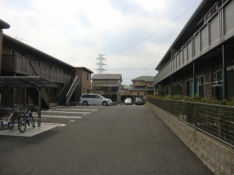 アムールヴィラ  駐車場　筑紫野市・太宰府市の賃貸物件はトーマスリビング二日市へ