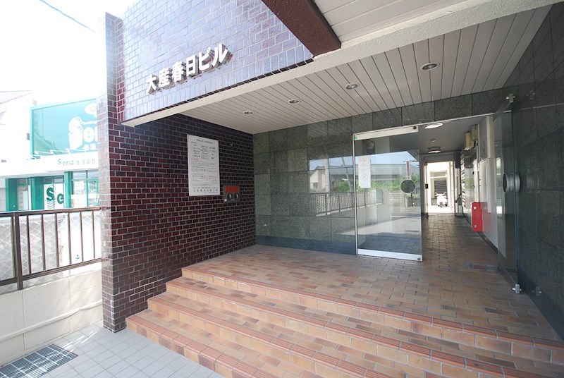 大産春日ビル エントランス