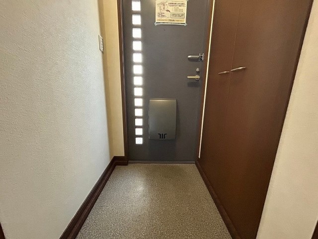 グローリー筑紫野 玄関