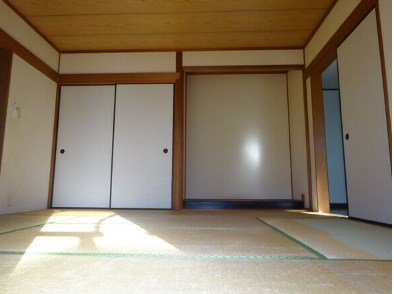 五条5丁目戸建 和室押し入れ