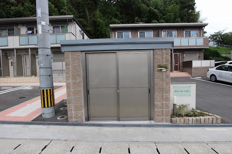 サフィール・シャトレ 敷地内ゴミ置き場