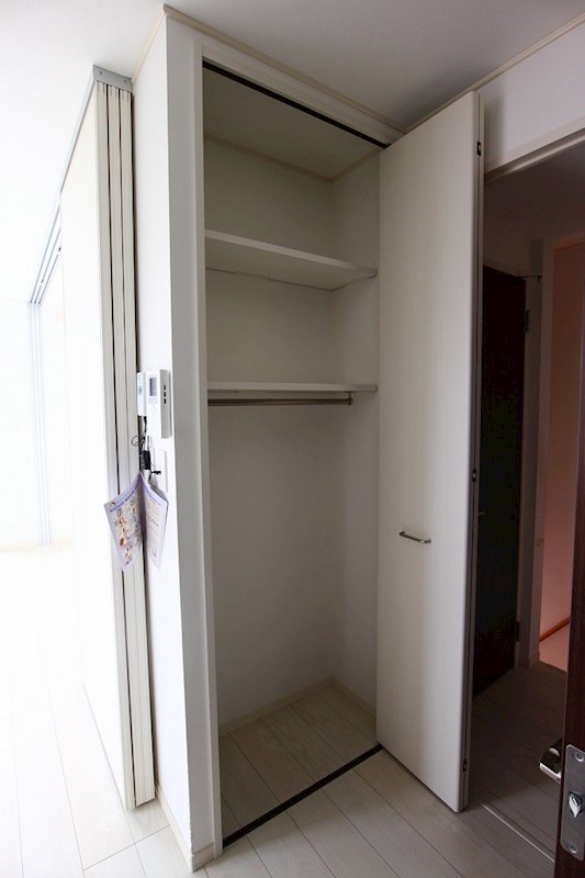 サフィール・シャトレ トイレの横にも身にクローゼットがあります