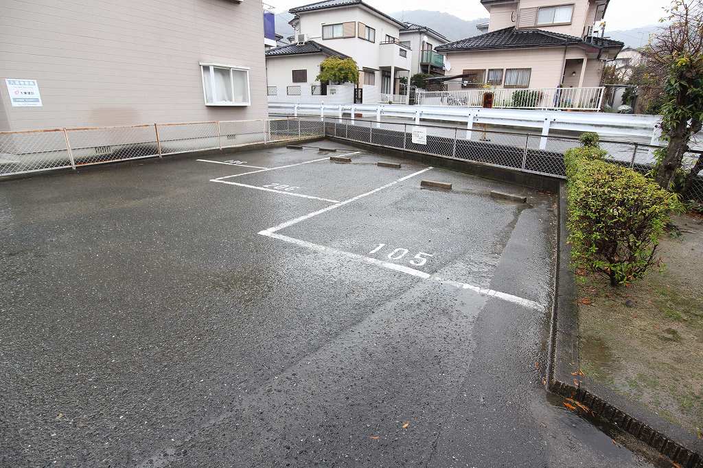 レジデンス乙金 駐車場