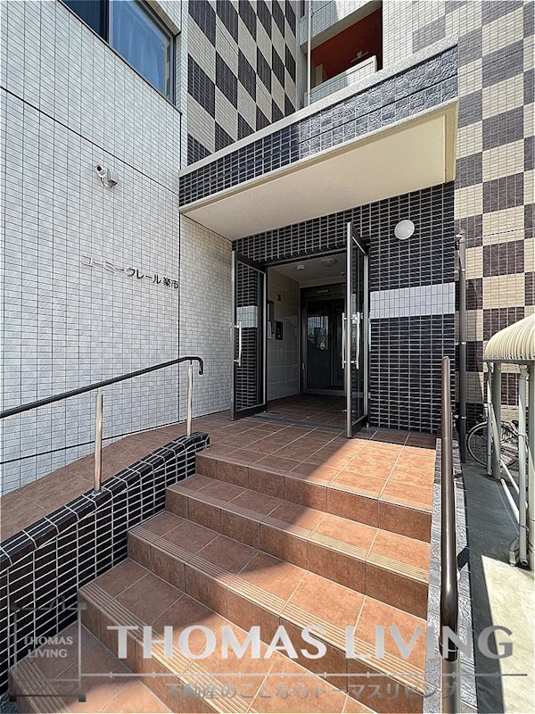 ユーミークレール楽市 清潔感溢れるエントランス
