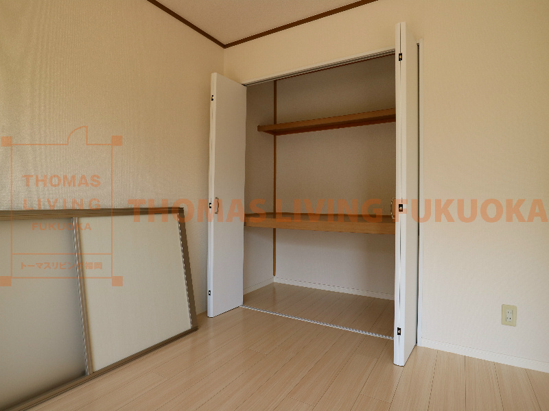 セジュール赤間  押入れタイプの収納