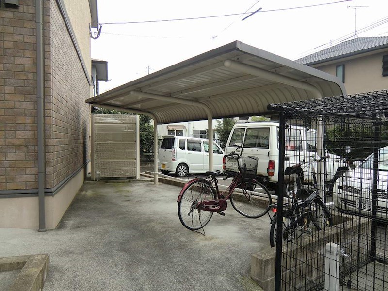 アモーレ五条 駐輪場