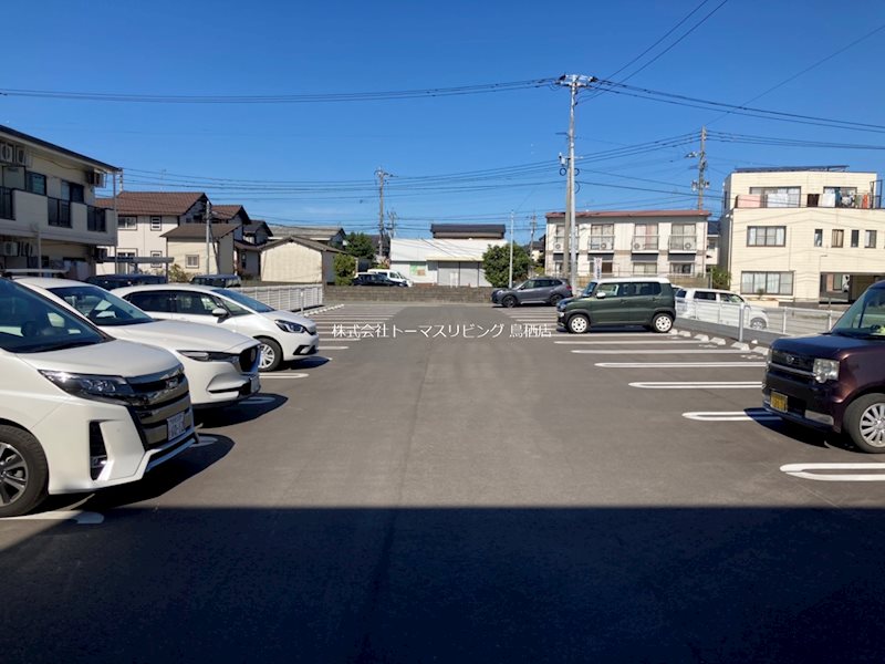 フェリシア・ロゼ 駐車場
