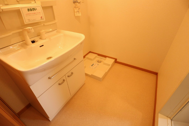 サンアルグレアB棟  写真は同型別物件。
