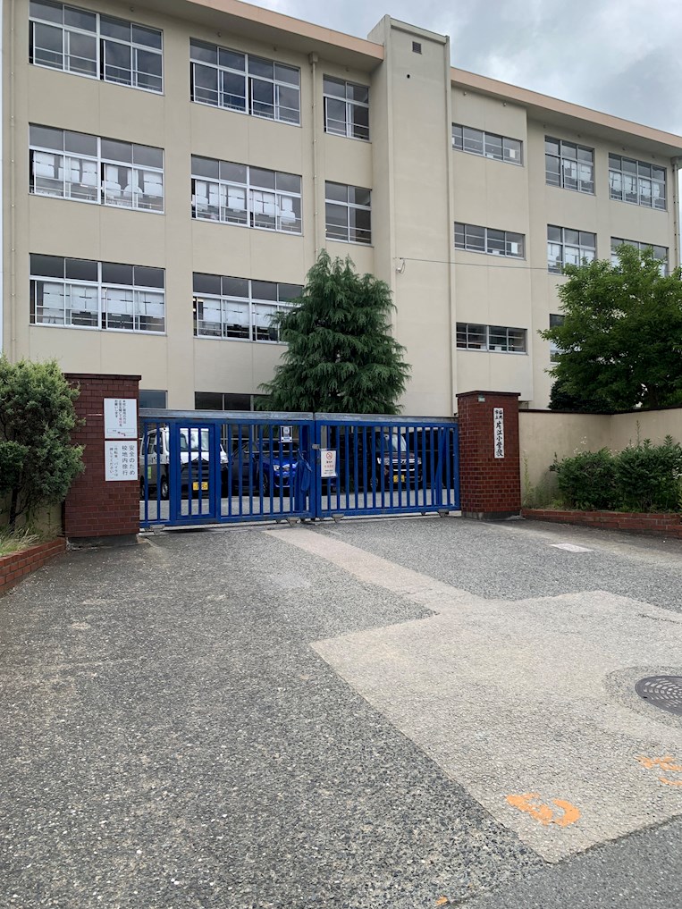 メゾンエミナーンス 福岡市立片江小学校