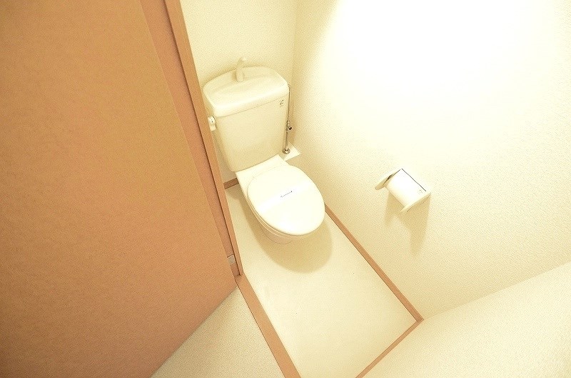 レオパレスリヴェールSUE トイレ