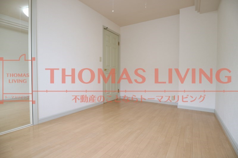 プラムガーデン弐番館 寝室にもおススメの洋室です。