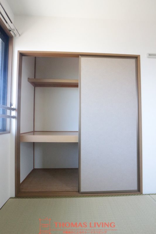 エスポアール18　 和室のお部屋には広い押入れあり！