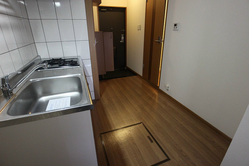 サンライズ A 明るくて調理のしやすいキッチンです。