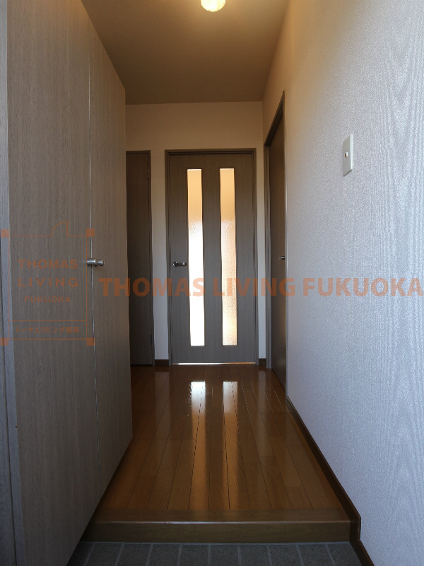 アメニティ花見ヶ丘 トイレには便利な棚付です。