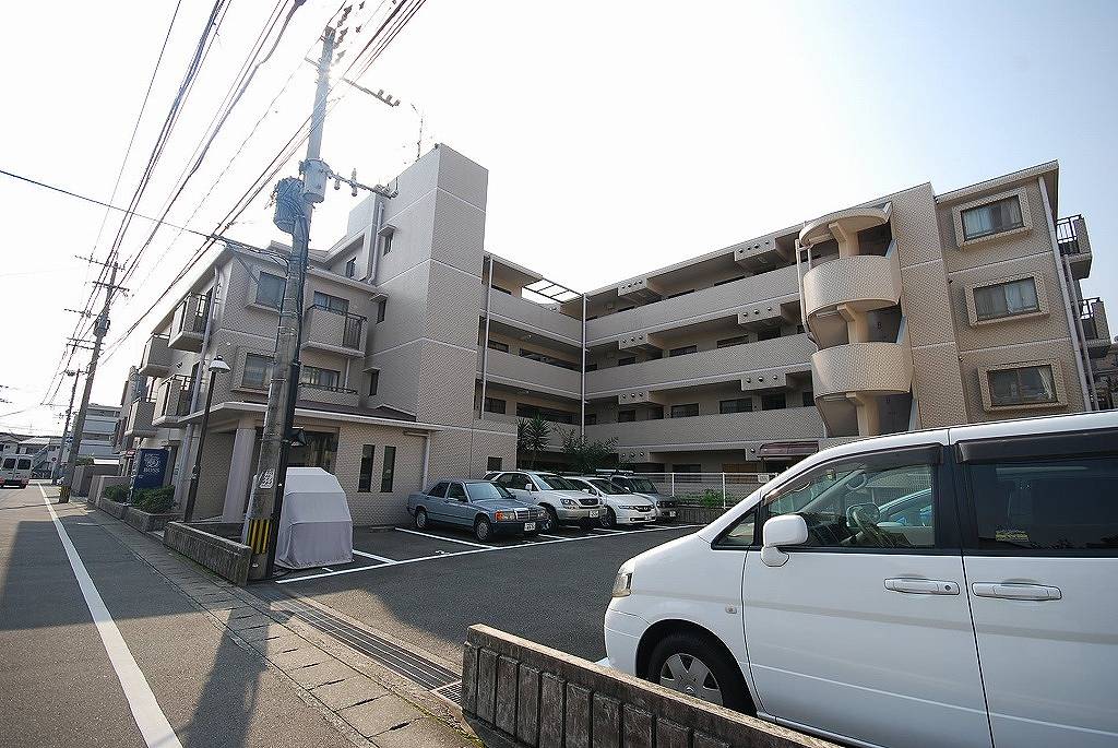 パークノヴァ春日原 外観