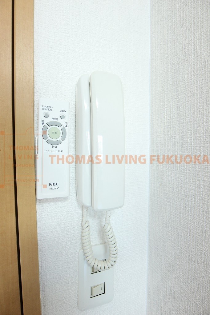 エクセラン新宮 インターホンで来客者を確認できます。