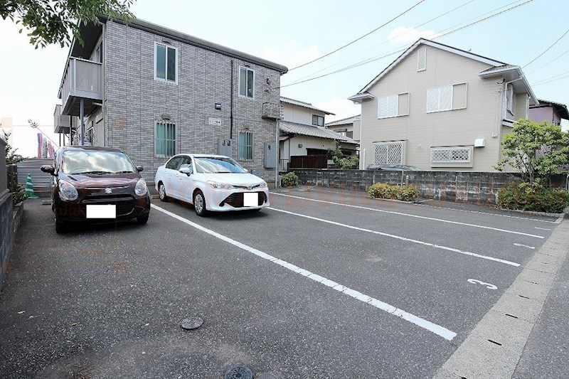 レトア高雄 駐車場