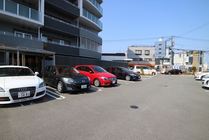 アムシュトラーセ 駐車場