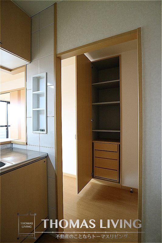 プラムガーデン パントリー。荷物を沢山収納出来ますね。