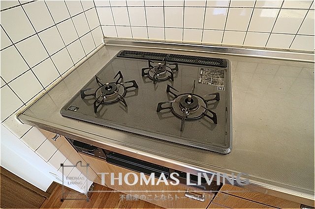 ダイマルコーポ立岩 3口コンロ付きですよ。